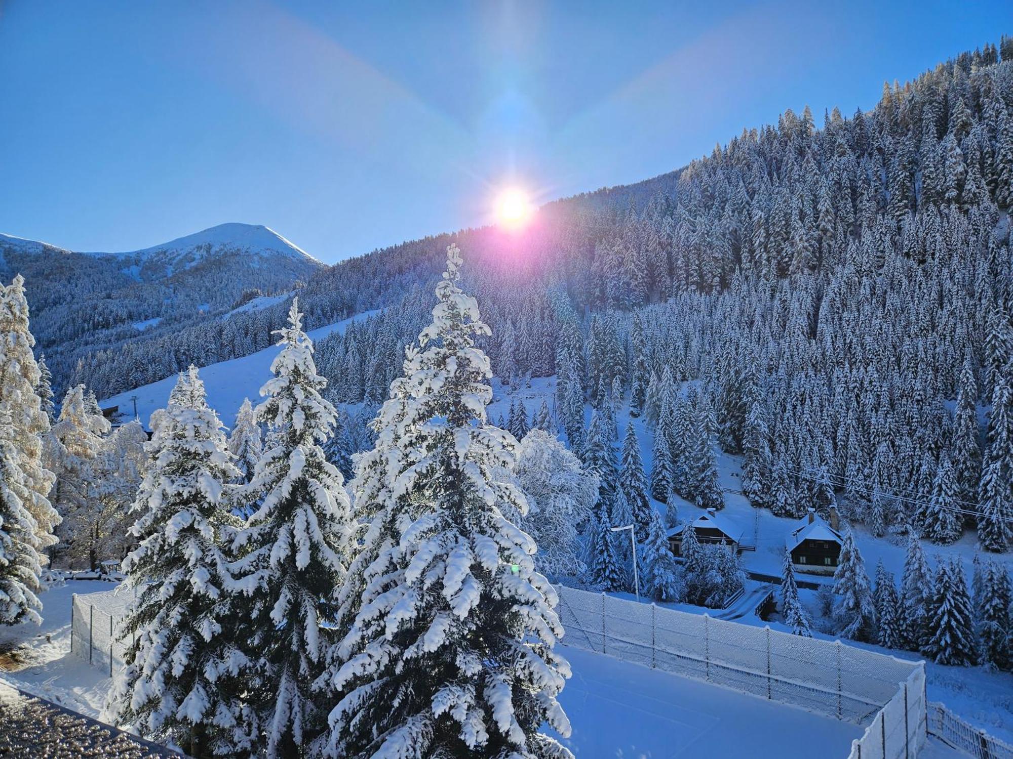 Kinder- Und Familienhotel Nockalm อินเนอร์เคร็มส์ ภายนอก รูปภาพ