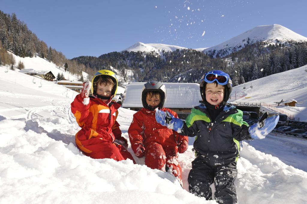 Kinder- Und Familienhotel Nockalm อินเนอร์เคร็มส์ ห้อง รูปภาพ