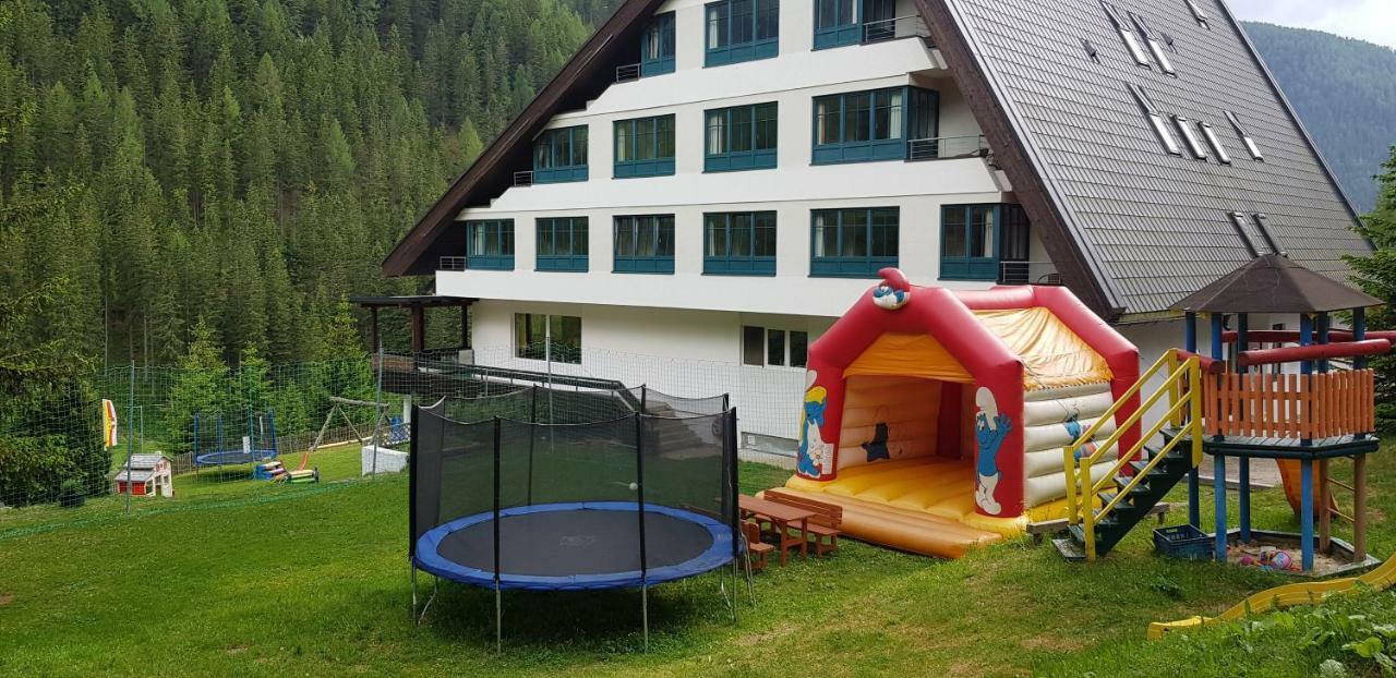 Kinder- Und Familienhotel Nockalm อินเนอร์เคร็มส์ ภายนอก รูปภาพ